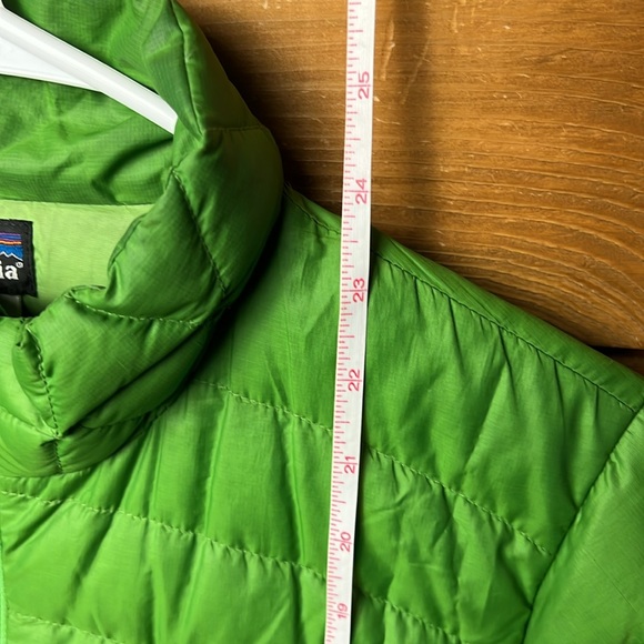 Patagonia Womens Jacket Med Lime Green Puffer Goose Down Insulated Lined Winter - Picture 3 of 14